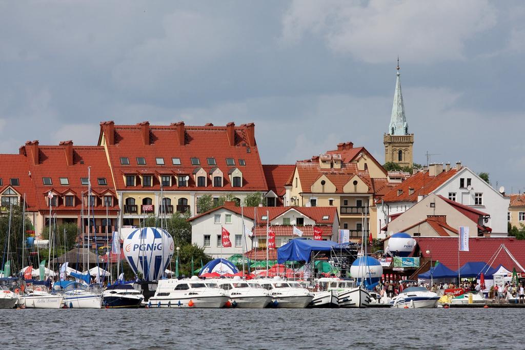 Apartamenty Portowe Mikołajki Екстериор снимка