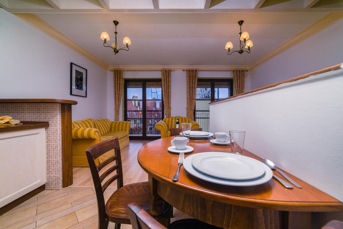 Apartamenty Portowe Mikołajki Екстериор снимка